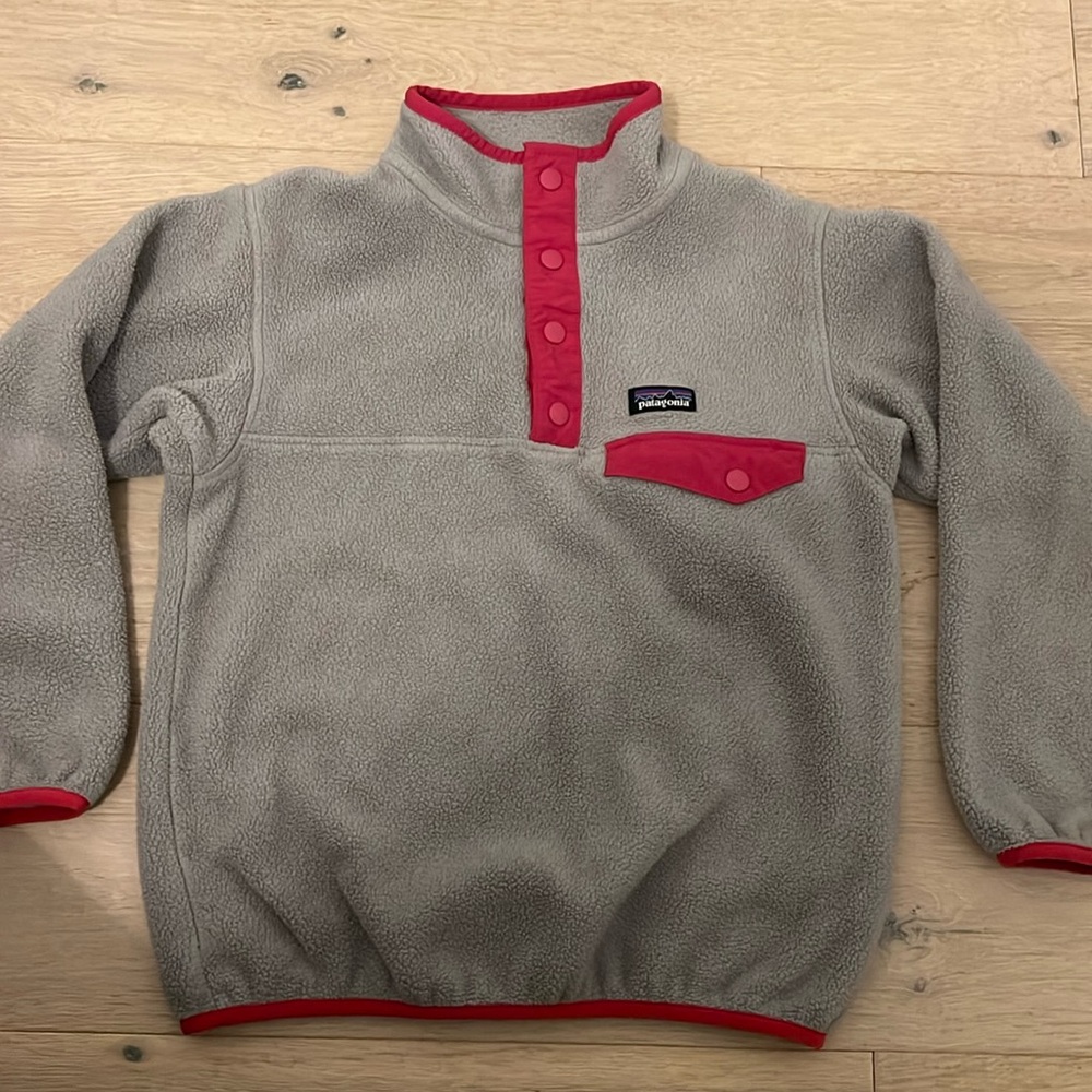 Patagonia Fleece 1/4 button Small 7-8